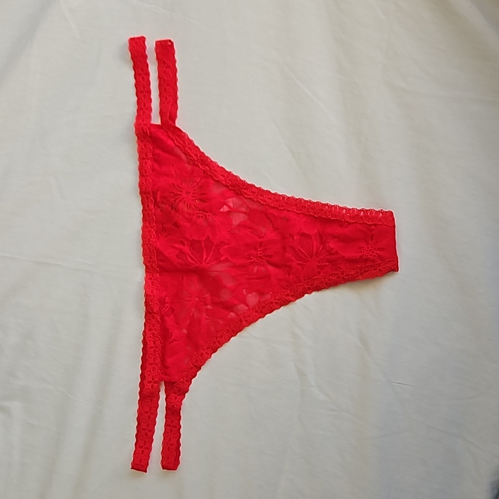 🆕 VS Red Lace Thong Panties NWT